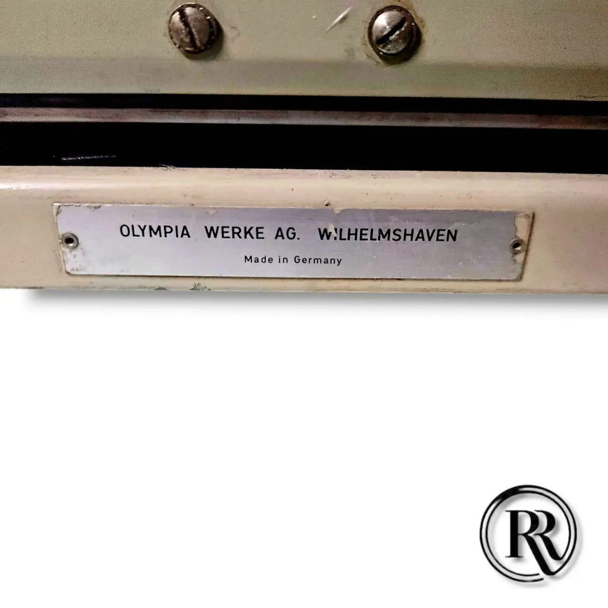 Olympia Splendid 33 Typewriter