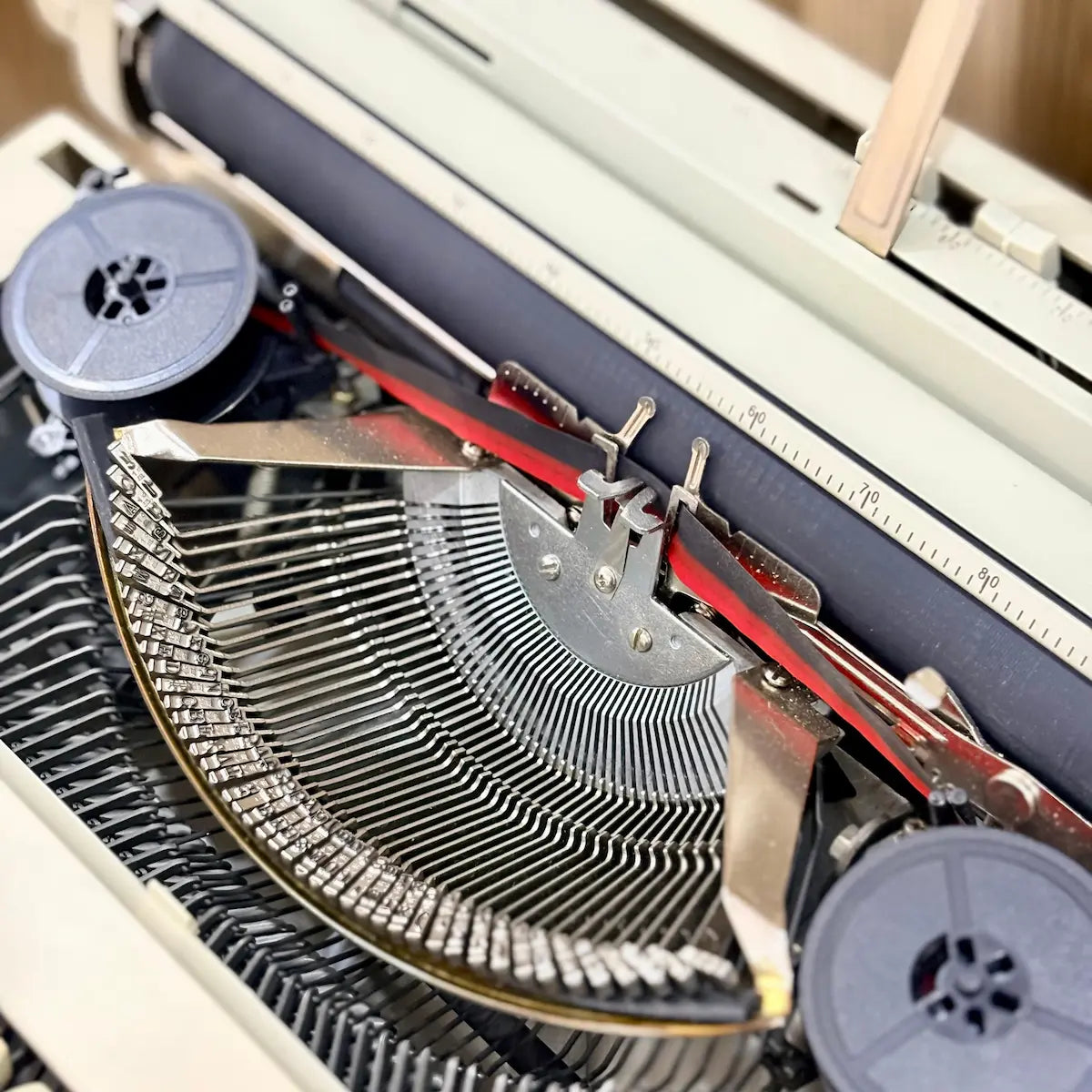 Marathon 2200 DLX unused typewriter for writers, classic manual typing machine, RR Typewriter Mart Delhi India