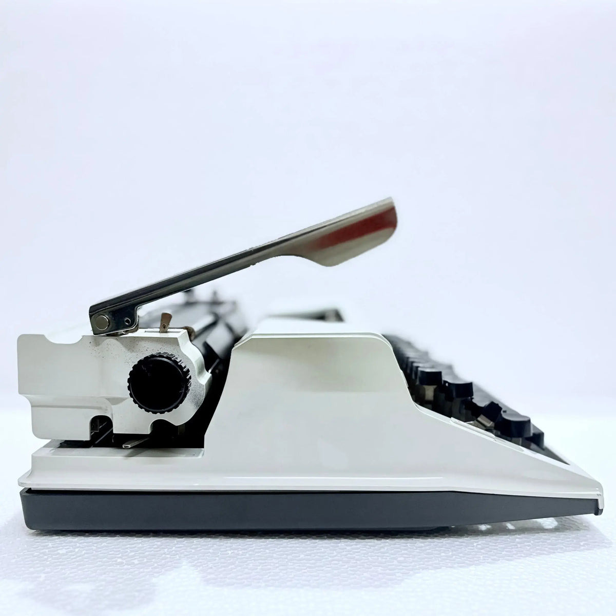 Erika English Typewriter Model 105