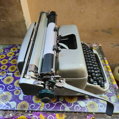 Remington Super Riter Hindi Typewriter