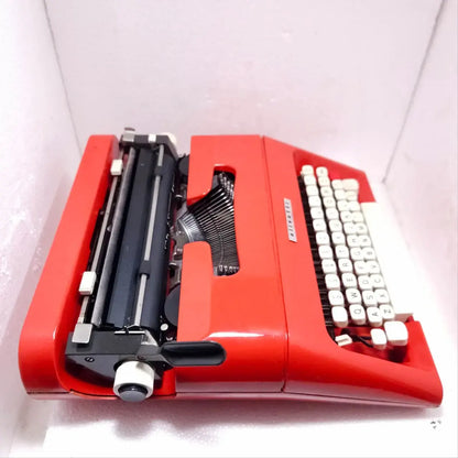 Olivetti Lettera 35 Typewriter Scarlet Red