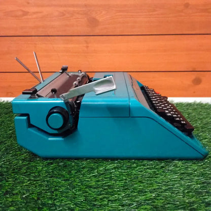 Olivetti Studio 45 Typewriter