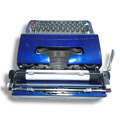 Olivetti Lettera 32 Lightening Blue Typewriter