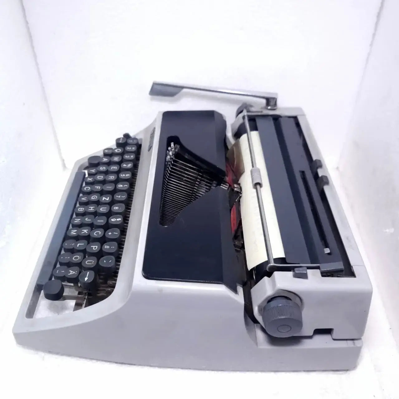 Erika Model 32 English Typewriter
