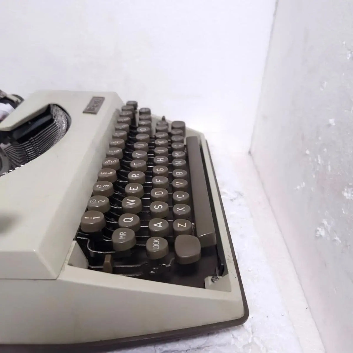 Royal Caravan Portable Typewriter