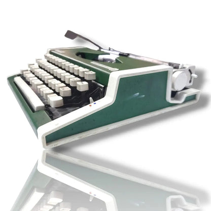 Olympia Traveller De Luxe Typewriter Green Edition