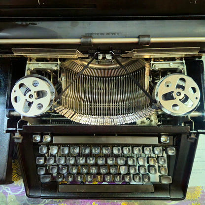 Remington 2000 Hindi Desktop Typewriter