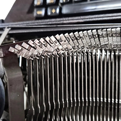 Facit 1740 English Typewriter Brief size