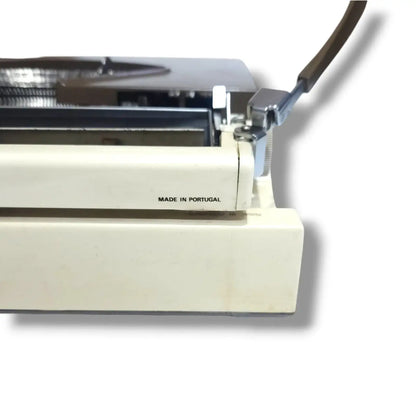 Royal Safari Portable English Typewriter