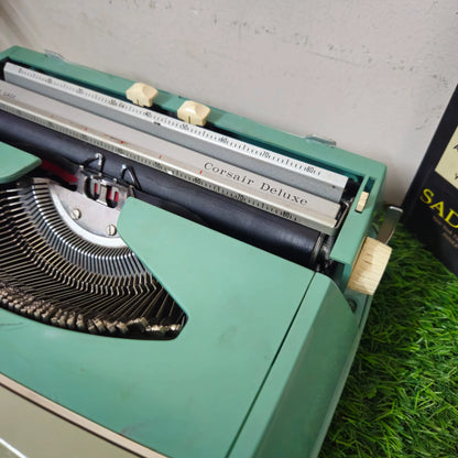 Smith Corona Corsaire Deluxe Typewriter