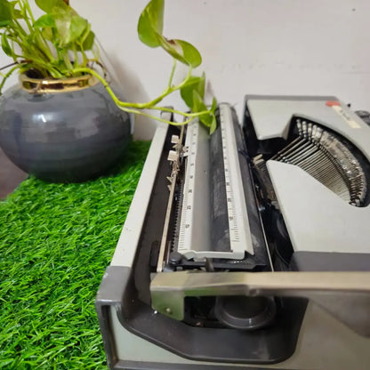 Olivetti Tropical English Typewriter