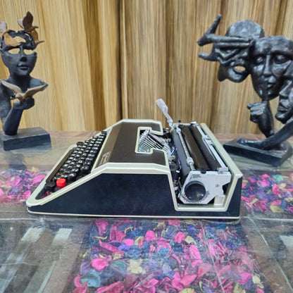 Olivetti Lettera Dl Typewriter