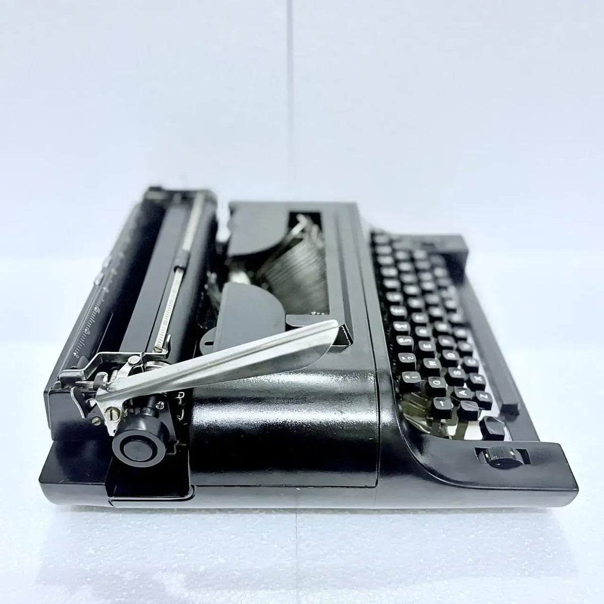 Remington 20 Obsidian Typewriter