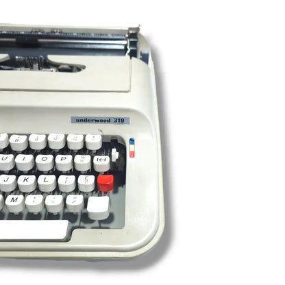 Underwood 319 Port Typewriter