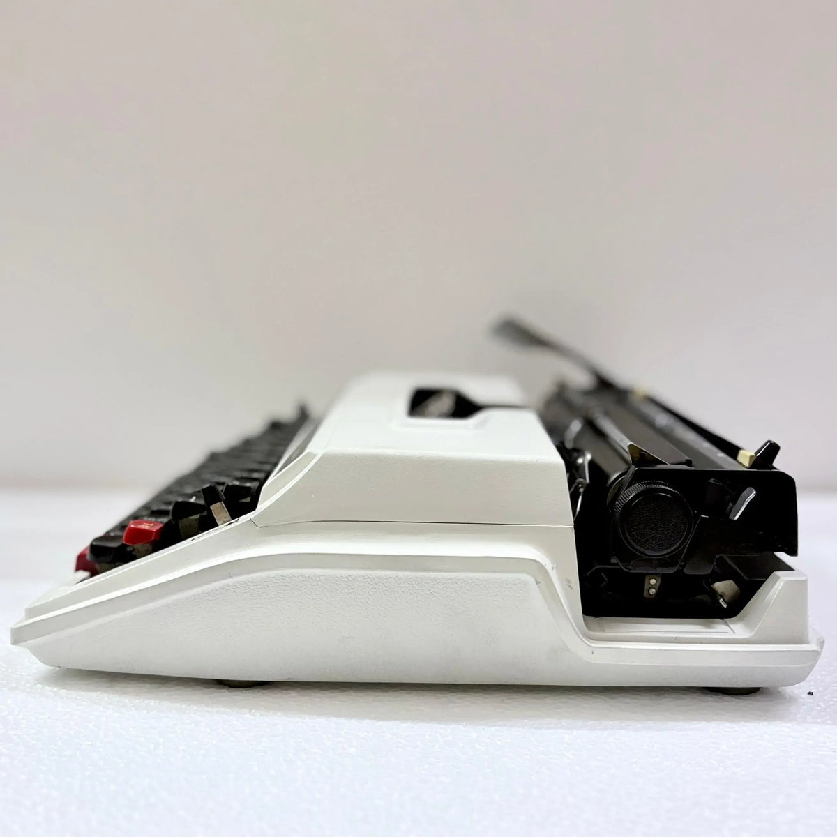 Brother 750 Tr Typewriter Alpine white