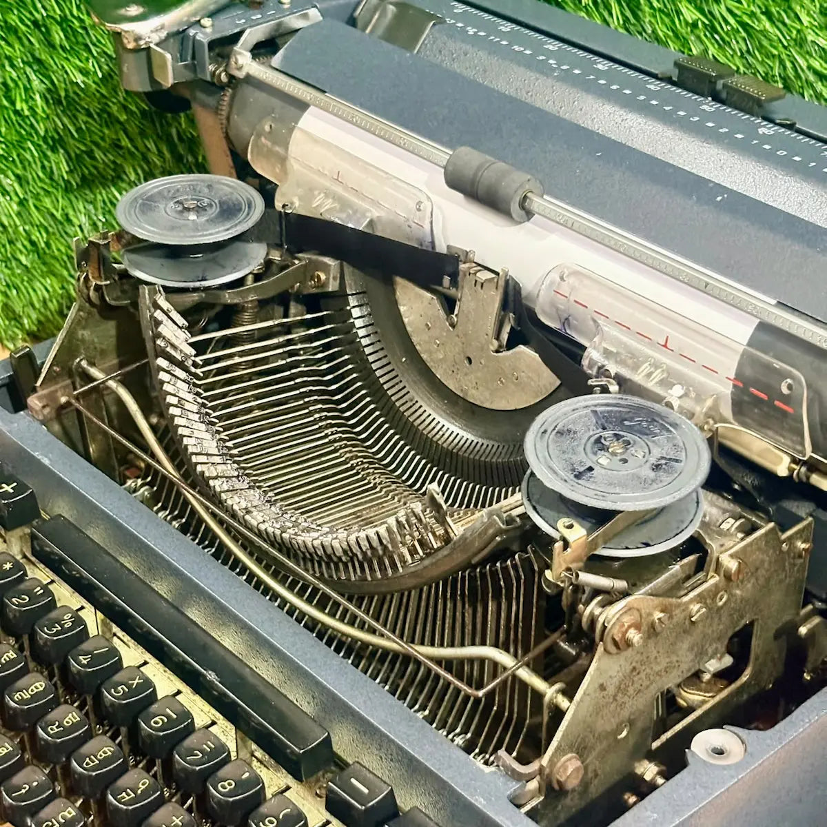 Buy Godrej Prima Punjabi Typewriter with Gurmukhi keyboard and Foolscap carriage from RR Typewriter Mart