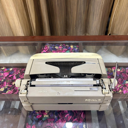 Royal Safari Portable Typewriter