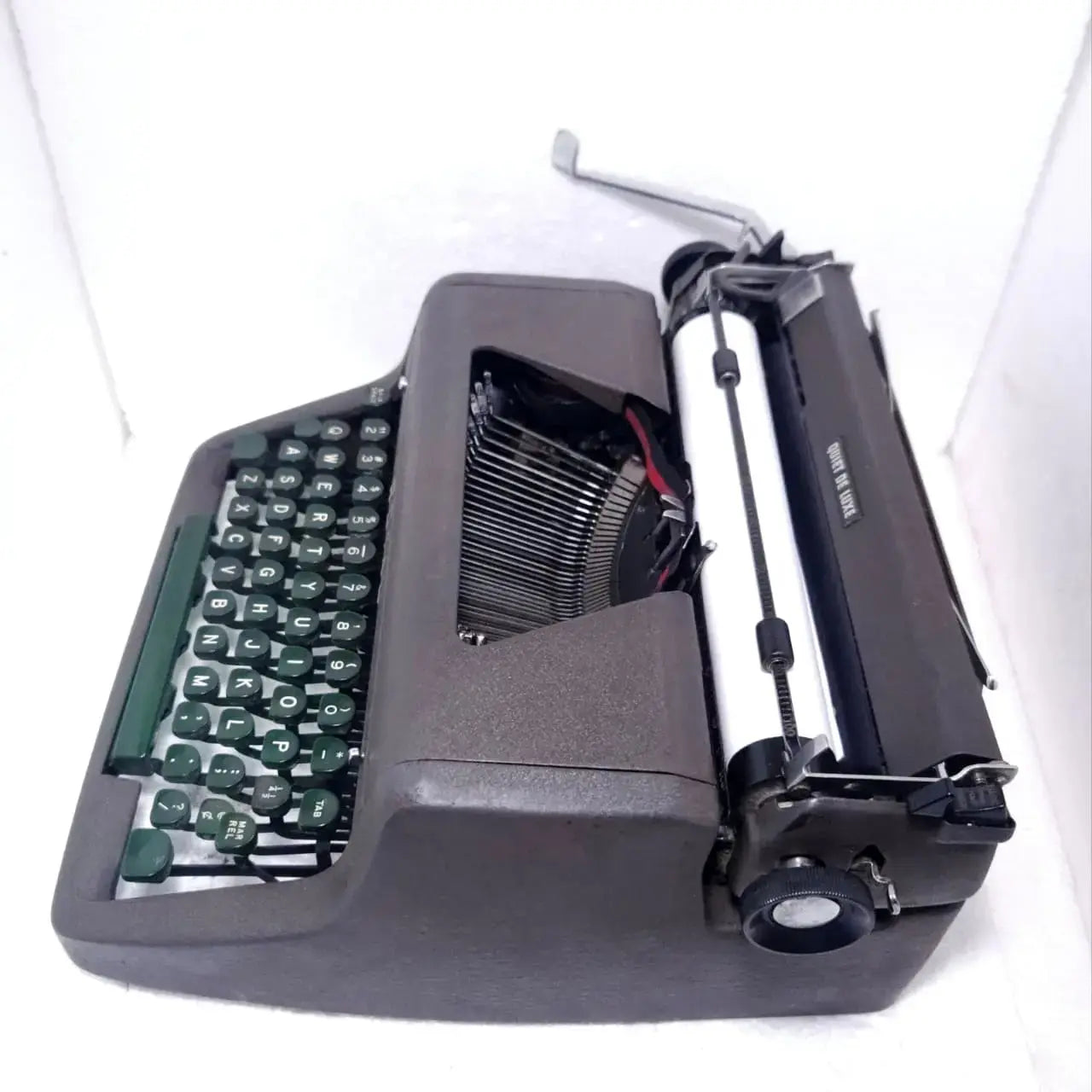 Royal Quiet De Luxe Typewriter
