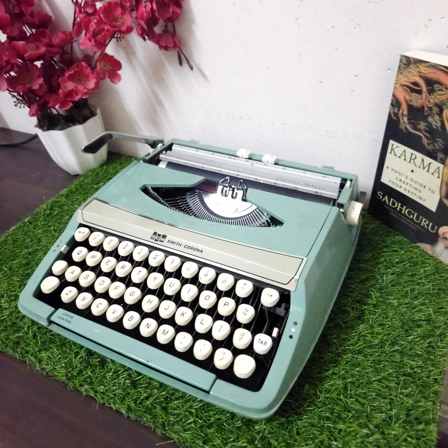 Smith Corona Corsaire Deluxe Typewriter