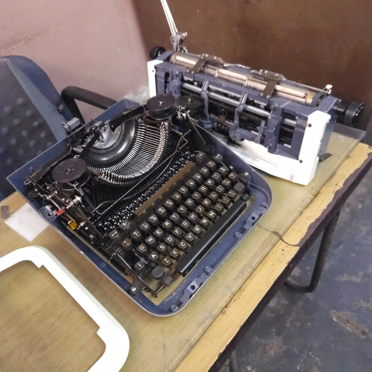 Godrej Pb English Typewriter