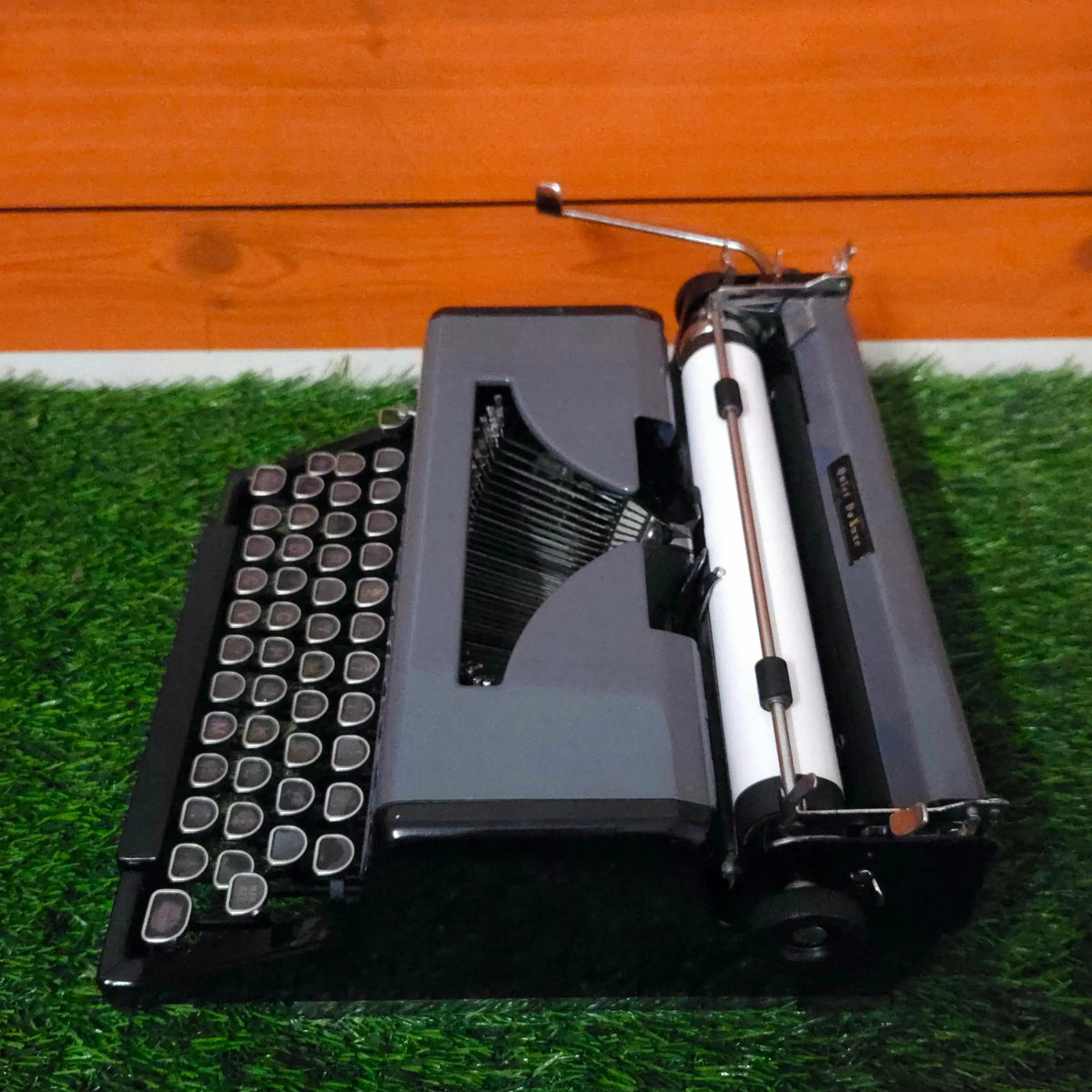 Royal Quiet De Luxe Ultra Portable Typewriter