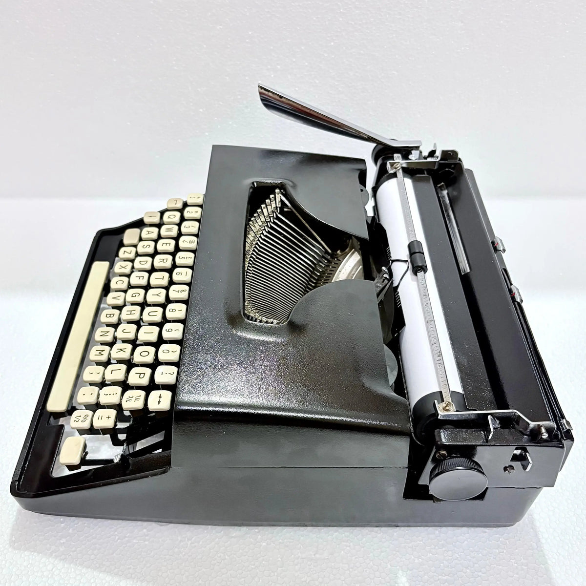 Remington Monarch Typewriter Obsidian Black