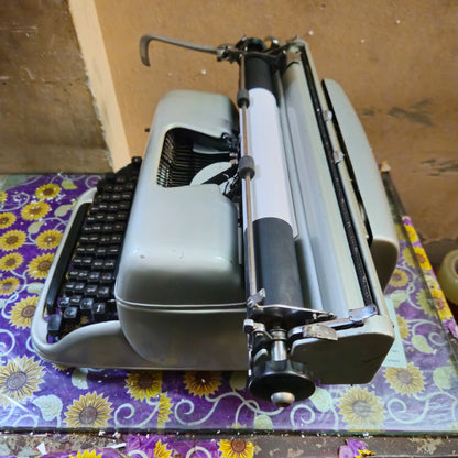 Remington Super Riter Hindi Typewriter