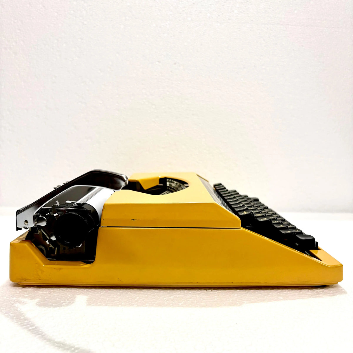 Brand New Silvereed Silverette Typewriter