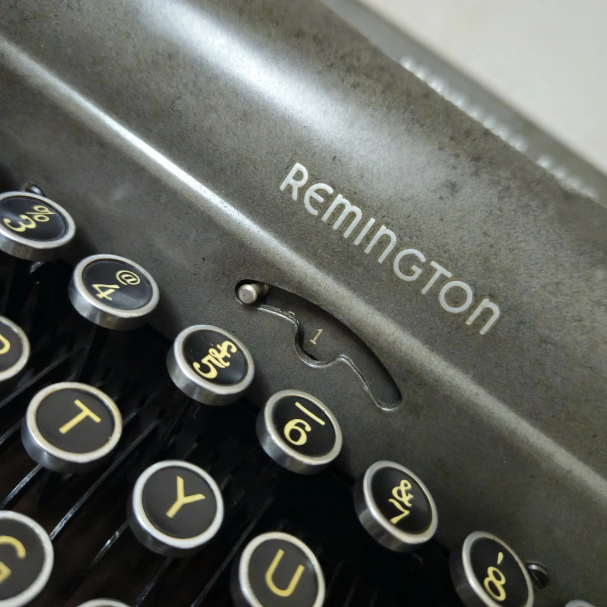 Vintage Remington Deluxe Model 5 Typewriter