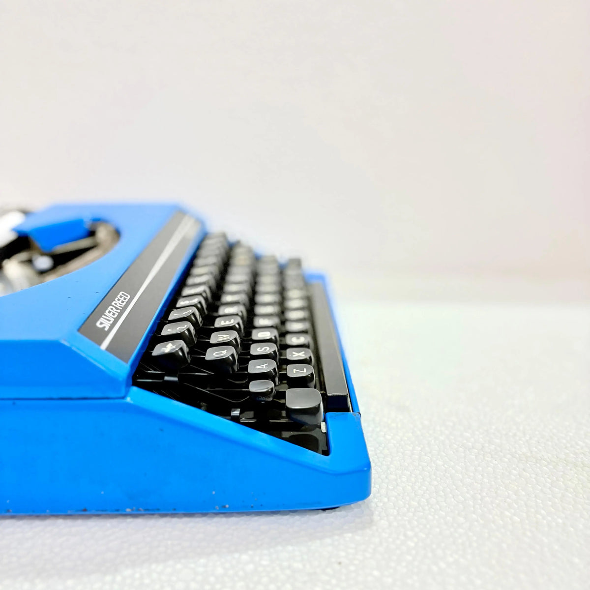 Silver Reed Silverette Deep Blue Portable Typewriter