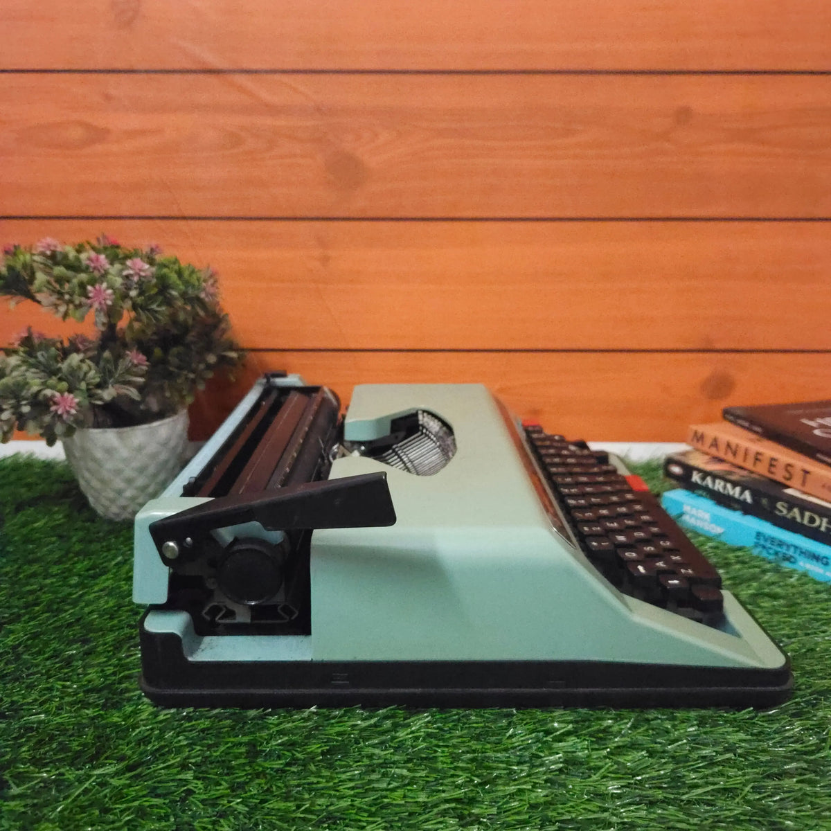 Rover 6000 De Luxe Typewriter