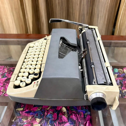 Smith Corona Classic 12 Portable Typewriter