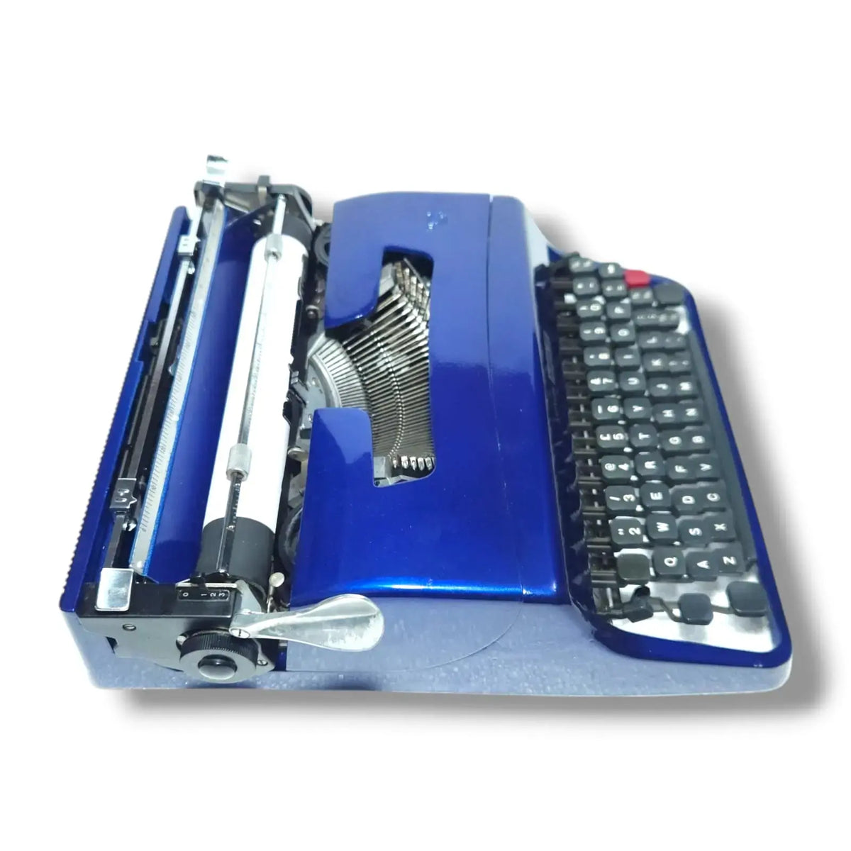 Olivetti Lettera 32 Lightening Blue Typewriter