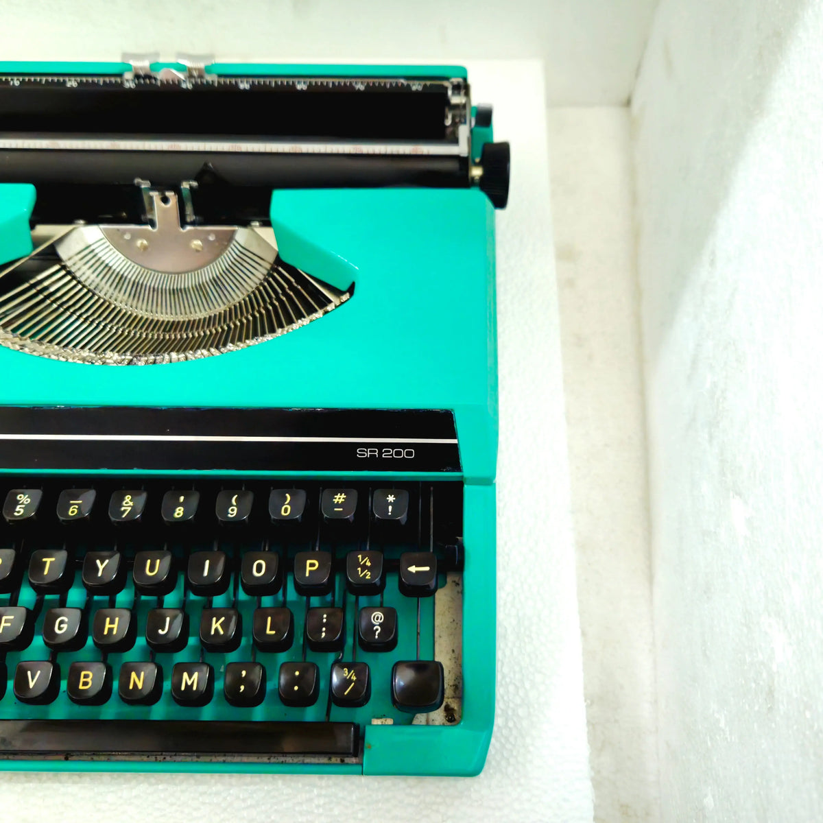 Silver Reed S R 200 Tropical Teal Typewriter