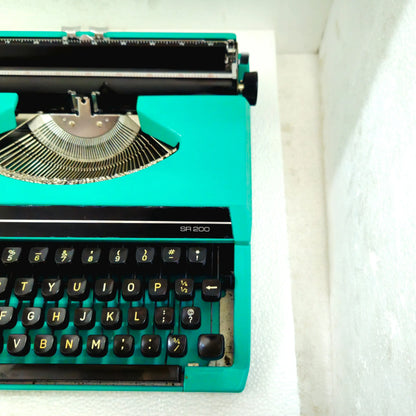 Silver Reed S R 200 Tropical Teal Typewriter