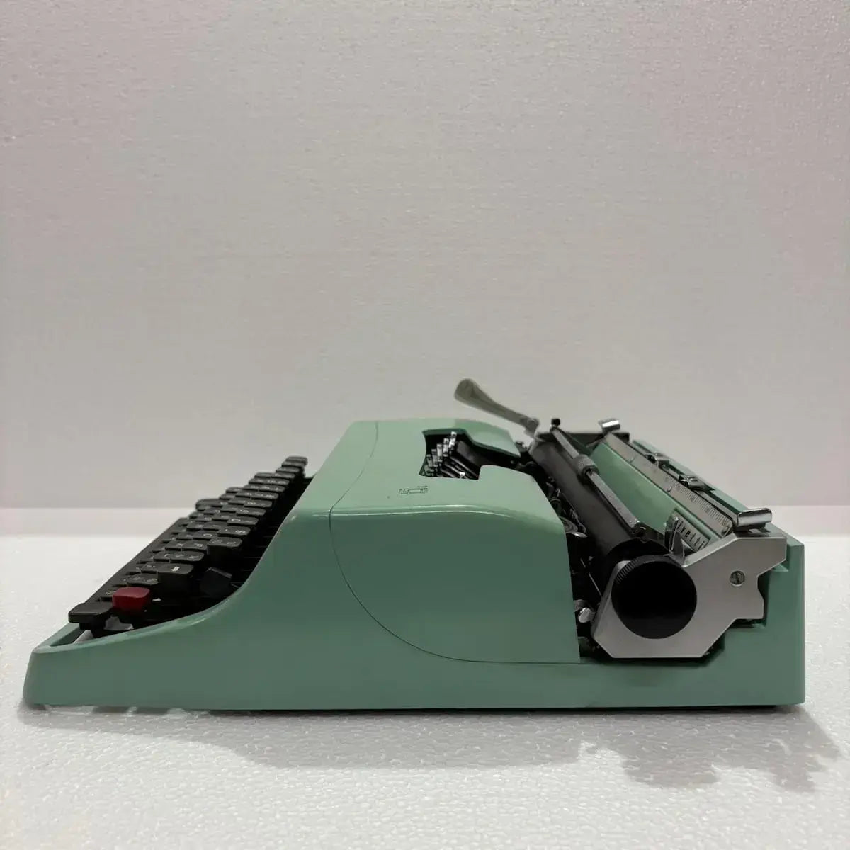 Olivetti Lettera 32 Typewriter