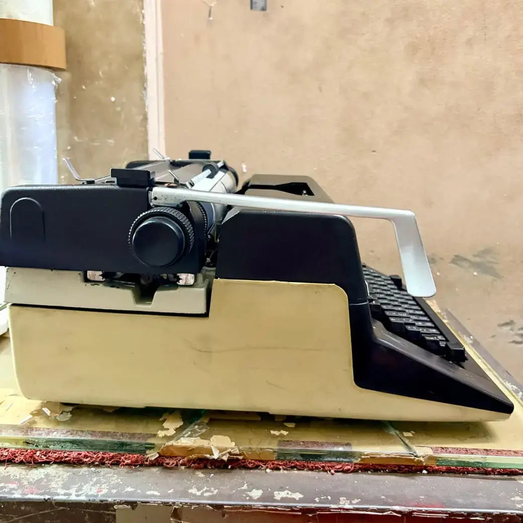 Facit Hindi Manual Typewriter Foolscap Size