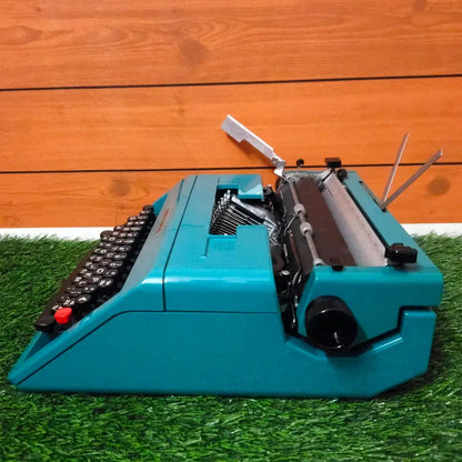 Olivetti Studio 45 Typewriter
