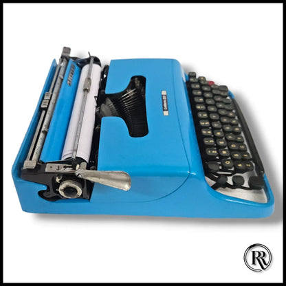 Olivetti Lettera 22 Hex Blue Typewriter