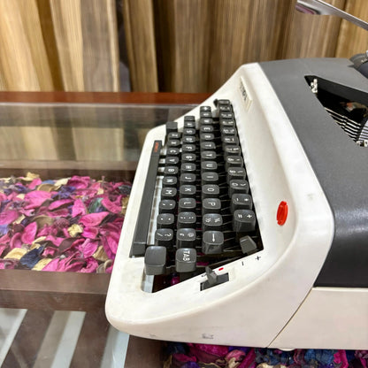 Olympia B12 Portable Manual Typewriter