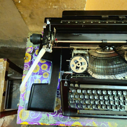 Remington 2000 Hindi Desktop Typewriter