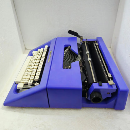 Olivetti Carbon Violet Lettera 25 Typewriter