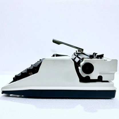 Erika English Typewriter Model 105