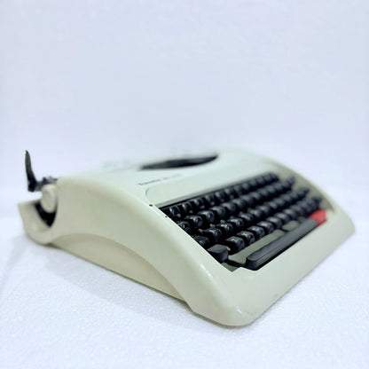 Olympia Traveller C Portable Typewriter