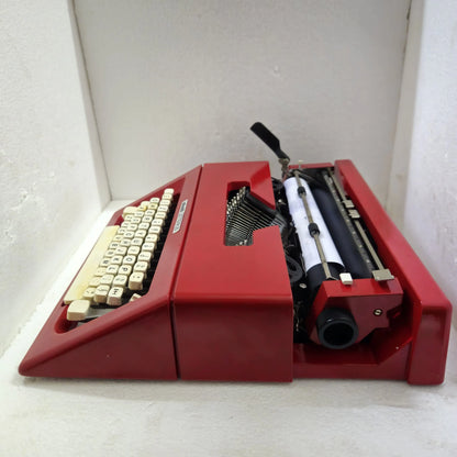 Olivetti Lettera 25 Typewriter Valentino Red