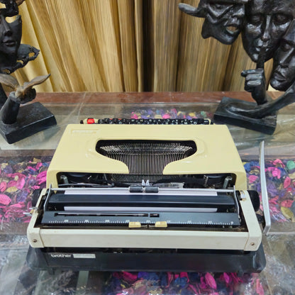 Brother Deluxe 1600 Typewriter