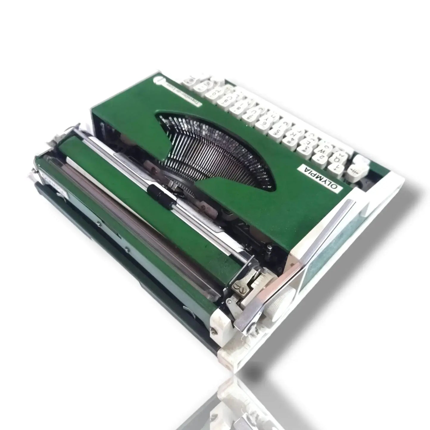Olympia Traveller De Luxe Typewriter Green Edition