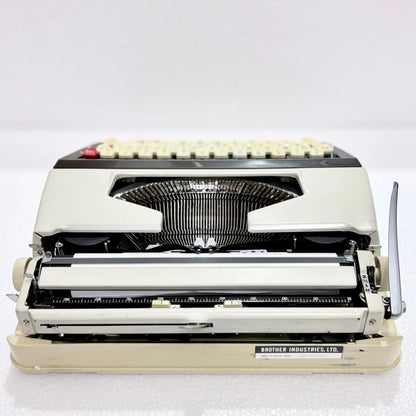 Brother Deluxe 1350 English Typewriter