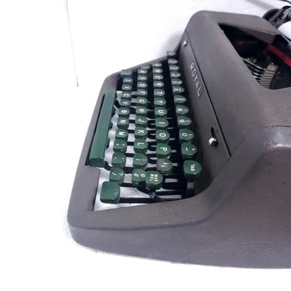 Royal Quiet De Luxe Typewriter