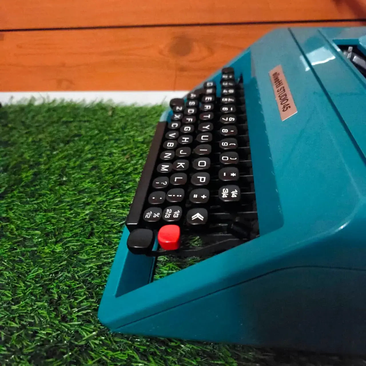 Olivetti Studio 45 Typewriter